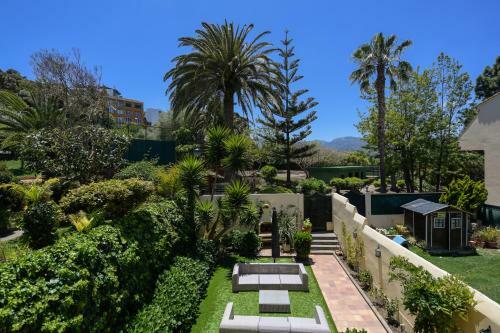 House With Cozy Garden Bbq And Free Parking