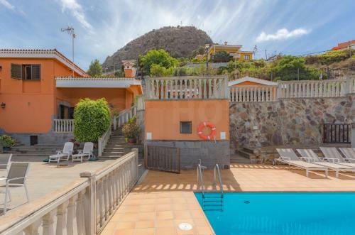Fantastic Rural House With Pool And Terrace