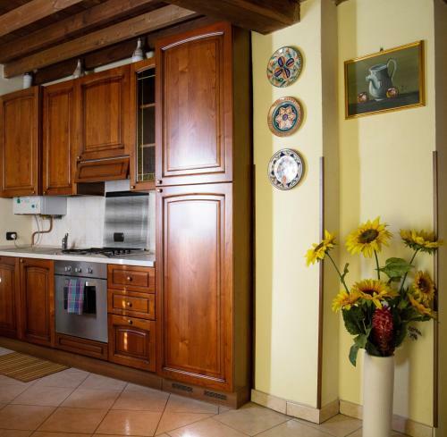 Fulvia - Courtyard Apartment With Balcony