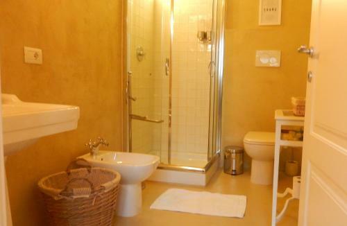 White Lilac Romantic B&B