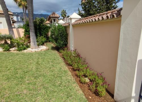 Spacious 700m2 Villa, Golfers Paradise.