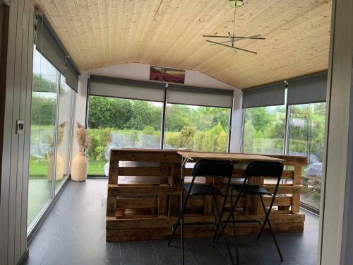 Tuya Cabin