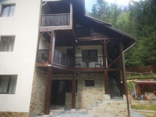 Hostal Pensiunea Cheile Albacului
