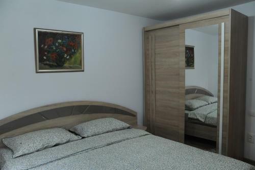 Agroturismo Casa de Vacanta - Ograda Cu Flori