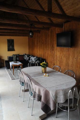 Agroturismo Casa de Vacanta - Ograda Cu Flori