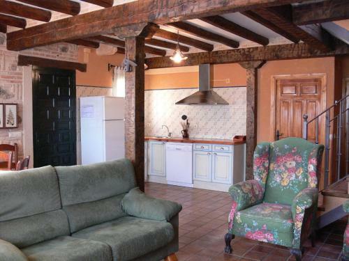 Las Casas de Yag�e, Ayll�n