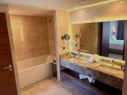 T�rkmen Riverside Hotel Adana