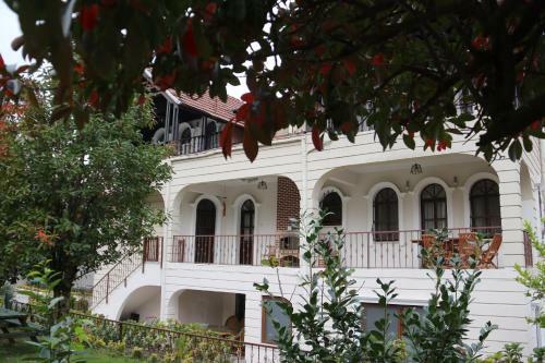 Alriyan Apartments