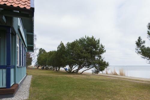 Hostal Sava Waterfront Villa