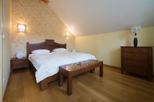 Hostal Sava Waterfront Villa