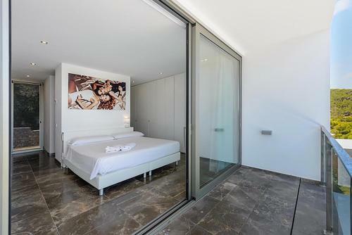 Luxurious Villa Minimal