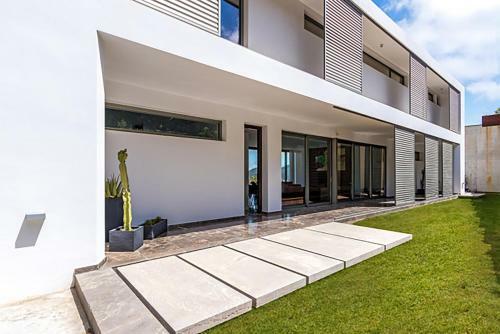 Luxurious Villa Minimal