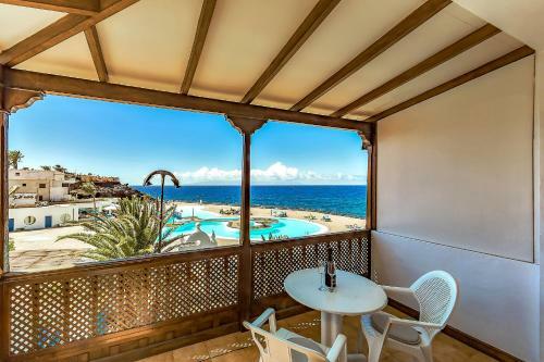 Spectacular Views First Line 2 Bedrooms Apartment