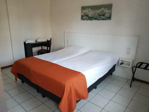 Hotel De Stadsboerderij/ Eetcaf� De Brabander