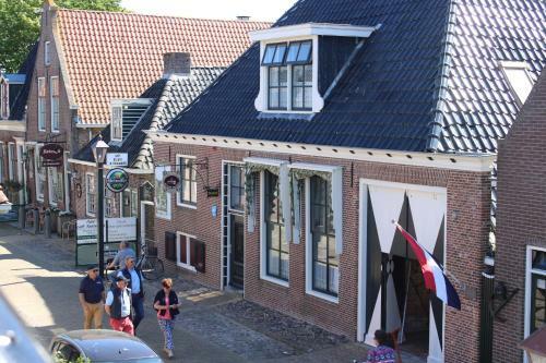 Hotel De Stadsboerderij/ Eetcaf� De Brabander