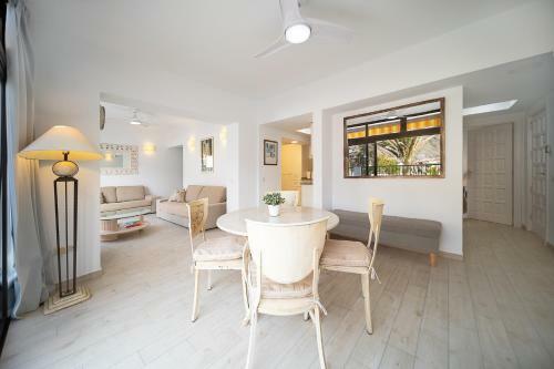 Apartamento Oasis Bay - Cliffs, Beach, Town Center