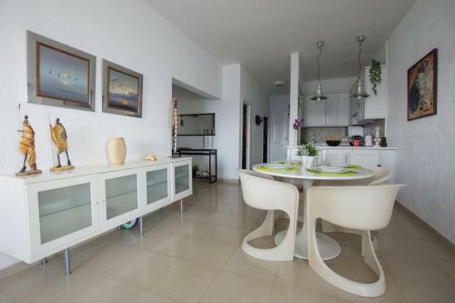 Apartamento En Playa Chica, Las Gaviotas