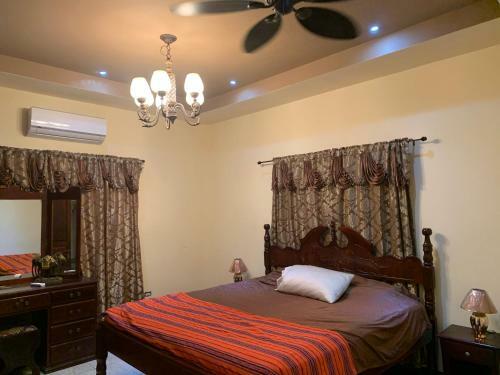 Apartamento King Jaguar's Den 3br- The Alexander