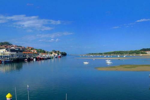 Apartamento Duplex Con Vistas Al Mar,wifi Y Parking