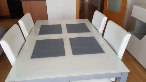 Apartamento Con Tres Dormitorios Vista Mar