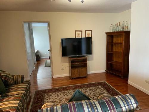 Apartamento Edif�cio Vista Verde - Oakland - Zona 10