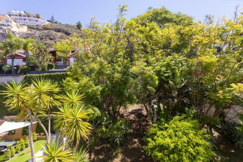 Home2book Stunning Villa Raquel, Pool & View