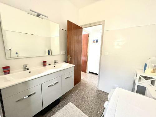 Villa Ref- Alb26-28