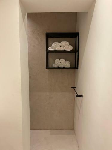 3 Room Luxury Design Apartment