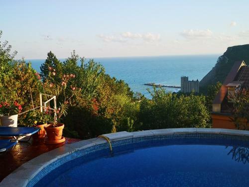 Seaview Apartment Complex Karia
