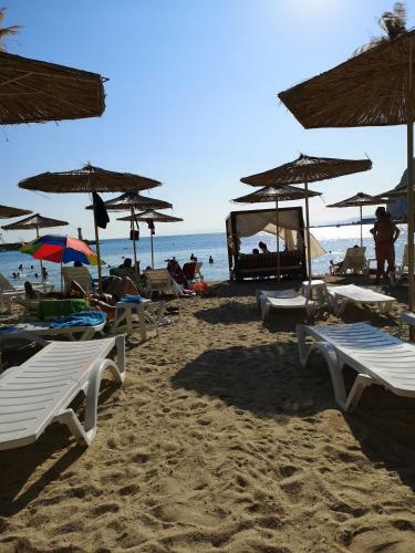 Vip Sea View Apartments In Complex Karia