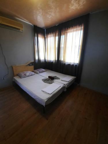 Beautiful 2-bed Villa In Cholakova Cheshma