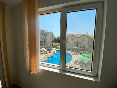 Apartments In Complex Daisy
