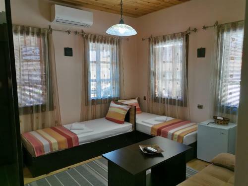 Hostal Old House