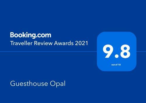 Hostal Guesthouse Opal