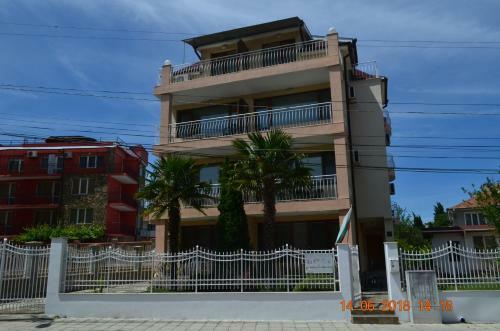 Hostal Guesthouse Opal