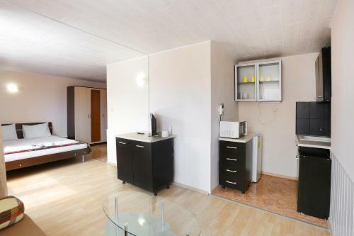 Hostal Sineva Guest House