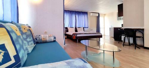Hostal Sineva Guest House