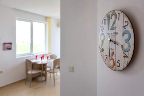 Sea View 1 Bed Apartment With Stunning Ocean Views