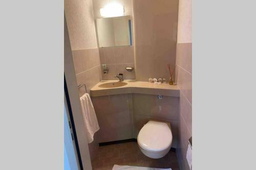 Zurich Erlenbach - Apartment With Lake View - 4,5 Rooms