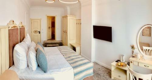 Hostal Atlas House Luxury Suites