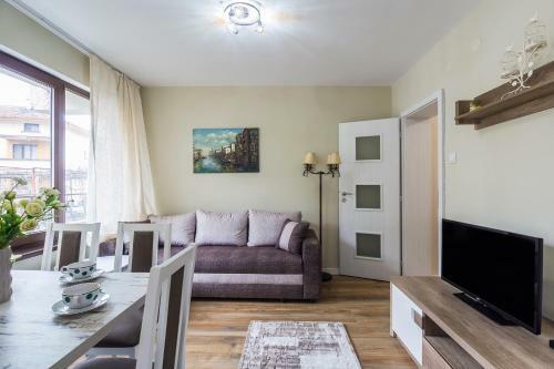 Luxury New Three Bedroom Apartment