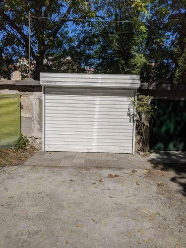 Midtown Place Apartment Doris 1 With Garage
