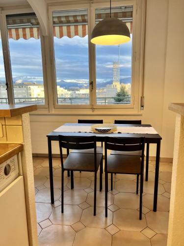Beautiful Park View Apartment Next To Un