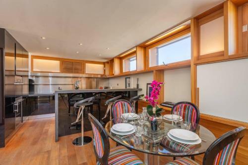2bd Modern Apartment In Geneva Center With Rooftop