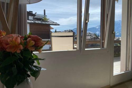 Apartment Near Laax Lake