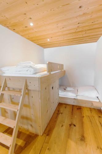 Chic Alpine Apartment For 5 - Perfect For Skiers