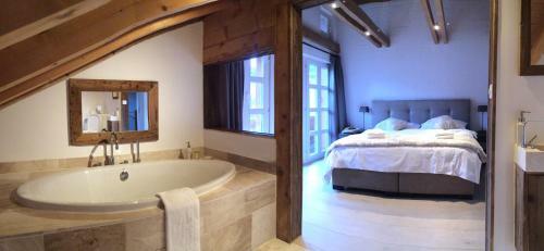 Chalet M