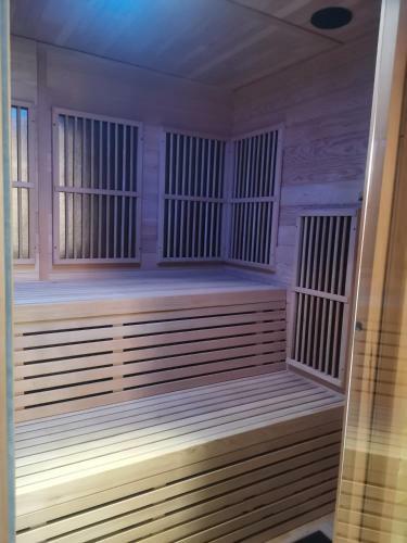 Moji Sousedi II - Apartm�n ?erven�