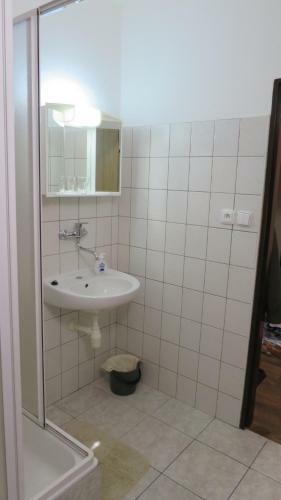 Apartamentos Booking Tr?n�