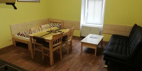 Apartamentos Booking Tr?n�
